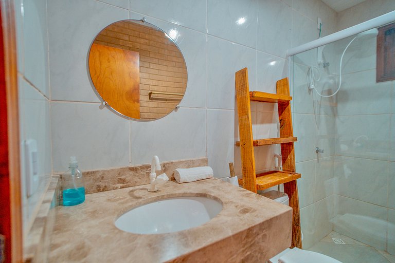 Chalé em Condomínio - Vista Mar - Hidro e Piscina